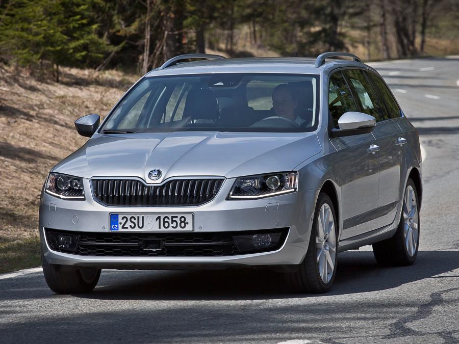  Skoda Octavia Combi 4x4 2013 года  (фото 4 из 23)